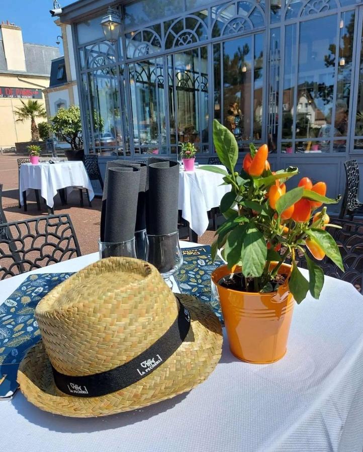 Hotel Restaurant La Pecherie - Le Manoir D'A Cote - Les 5 Ruches -Logis Hotels Courseulles-sur-Mer Eksteriør bilde