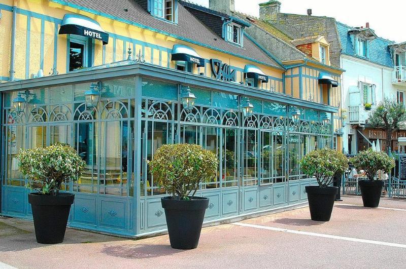 Hotel Restaurant La Pecherie - Le Manoir D'A Cote - Les 5 Ruches -Logis Hotels Courseulles-sur-Mer Eksteriør bilde